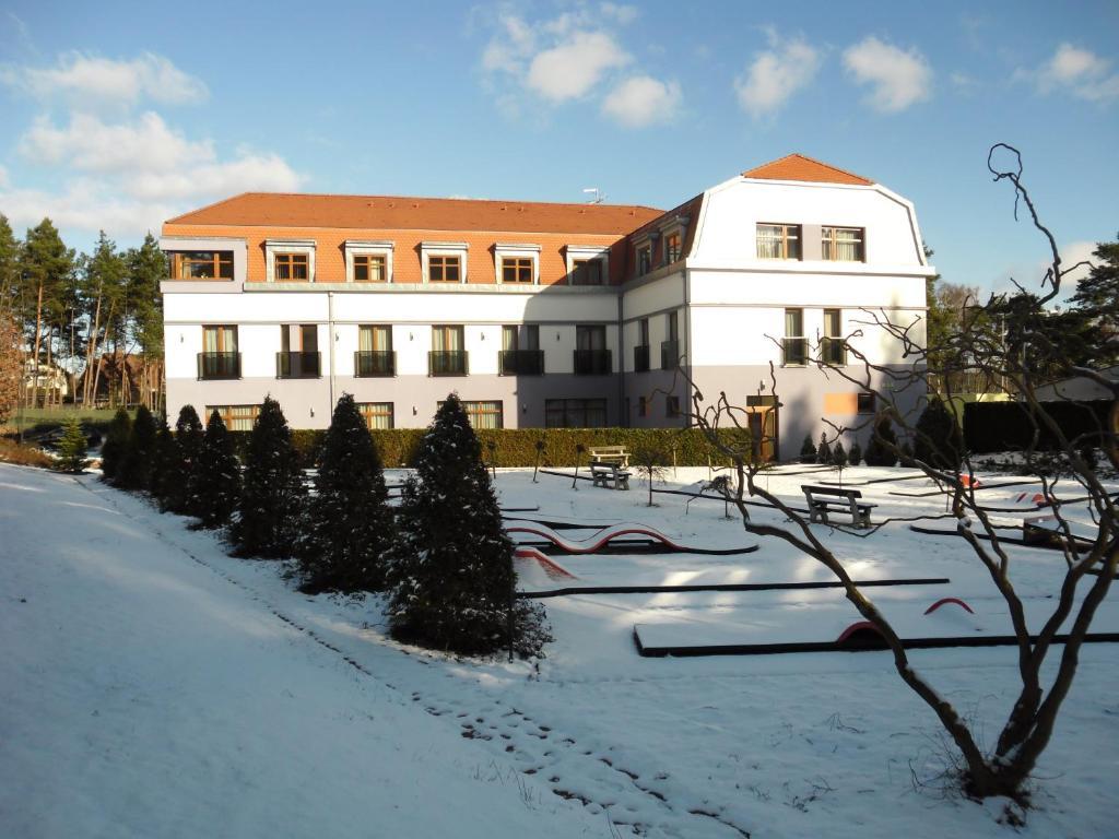 Hotel Sport Zruč Εξωτερικό φωτογραφία