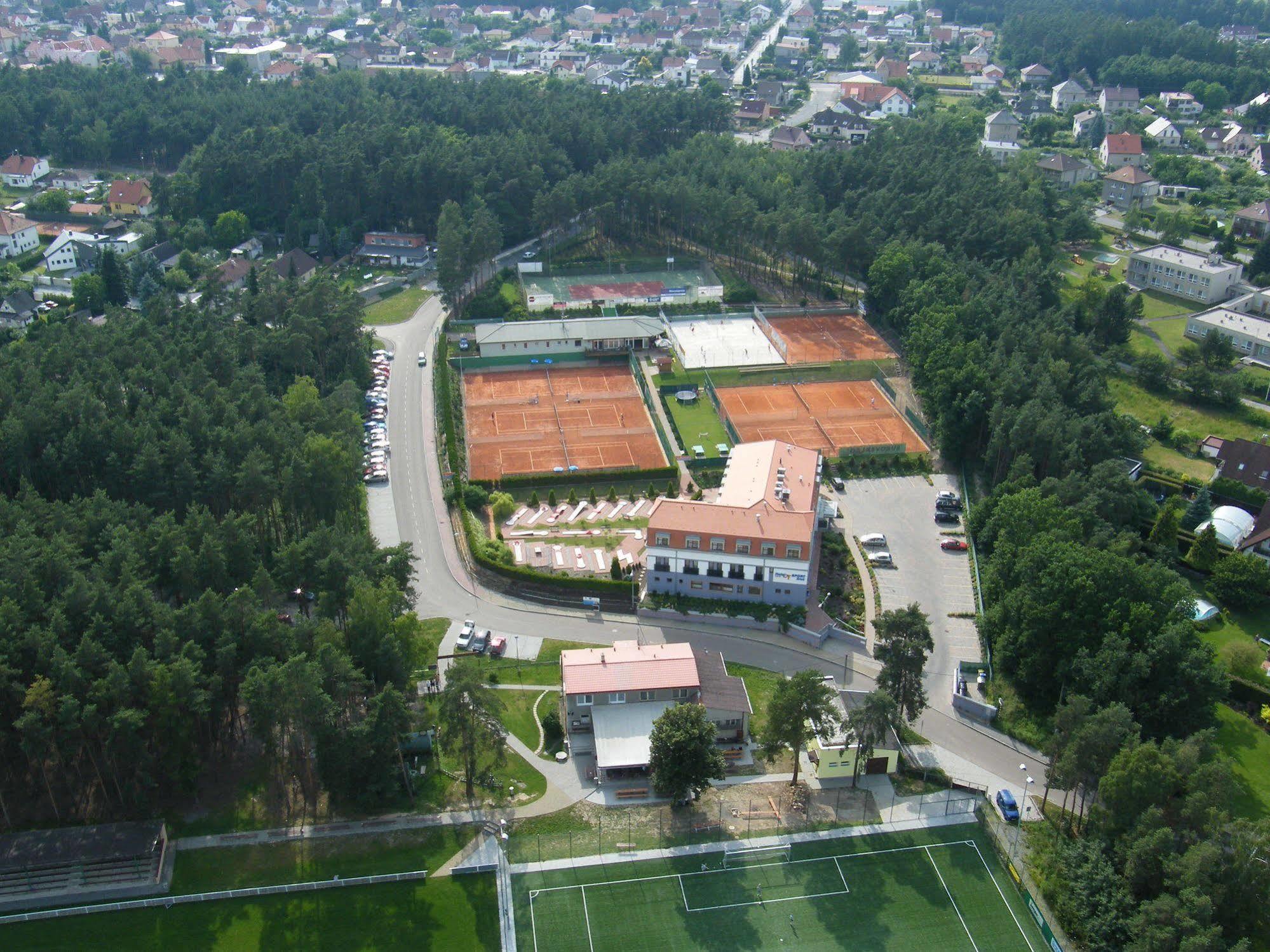 Hotel Sport Zruč Εξωτερικό φωτογραφία