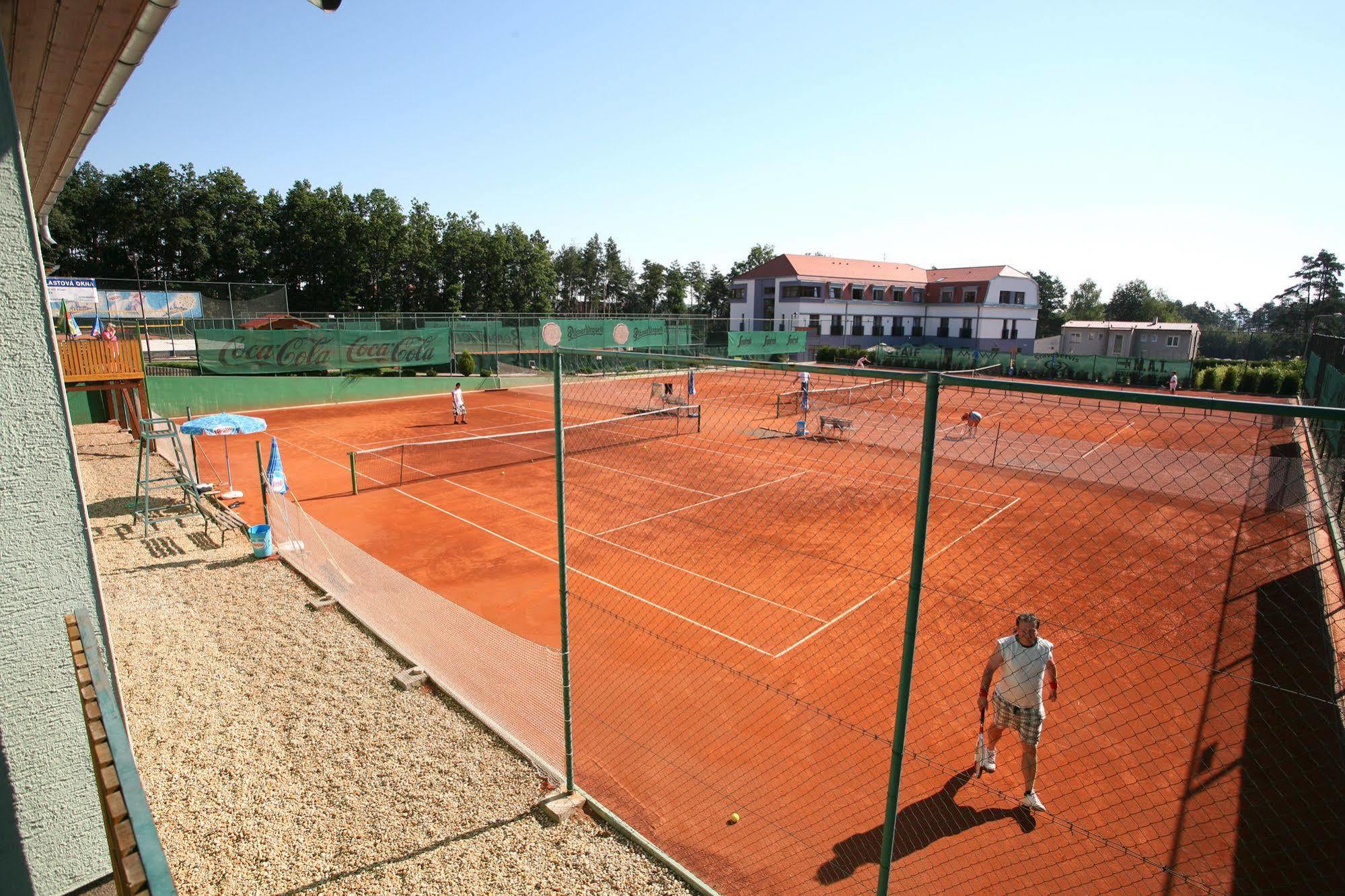 Hotel Sport Zruč Εξωτερικό φωτογραφία