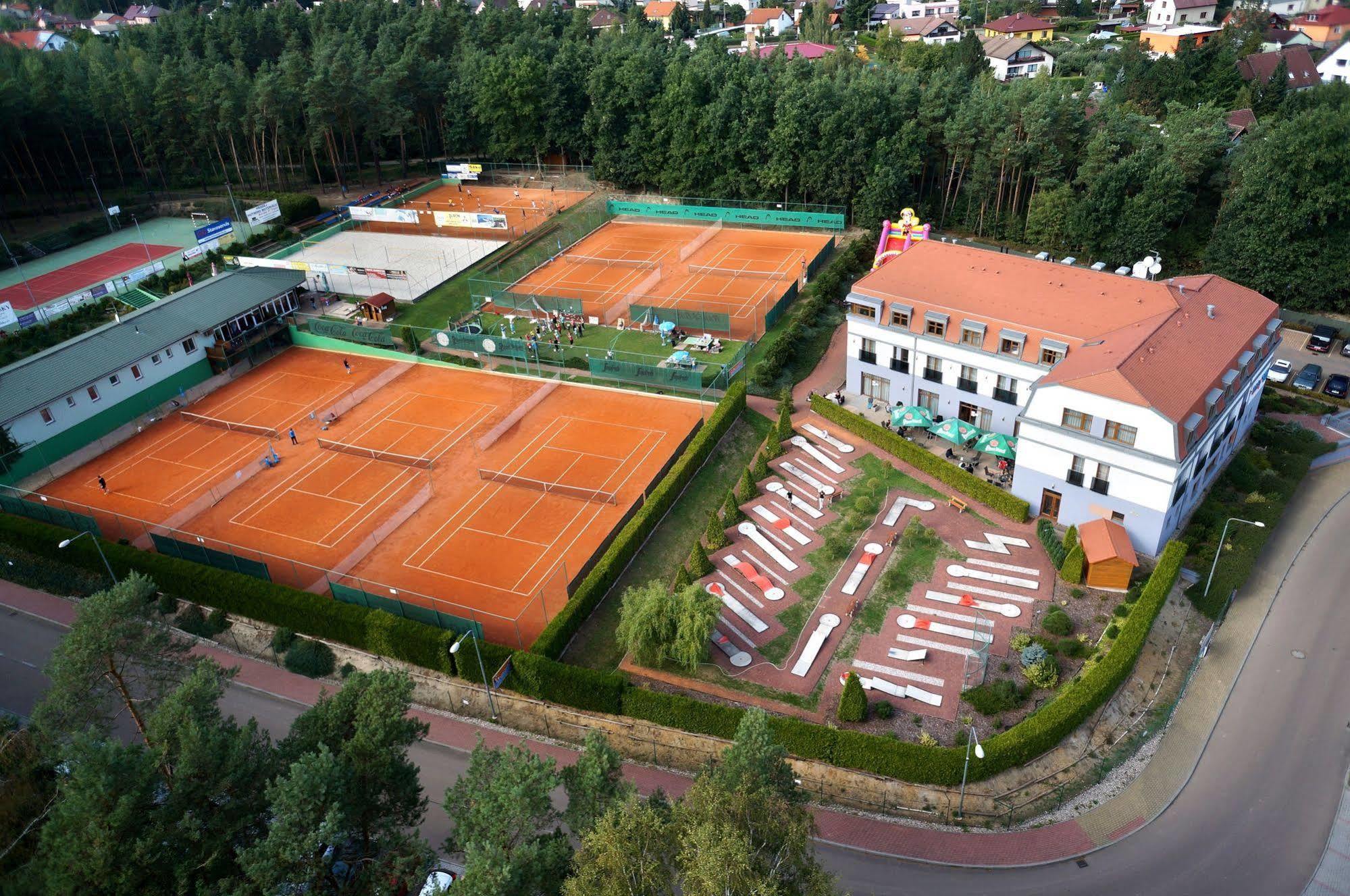 Hotel Sport Zruč Εξωτερικό φωτογραφία