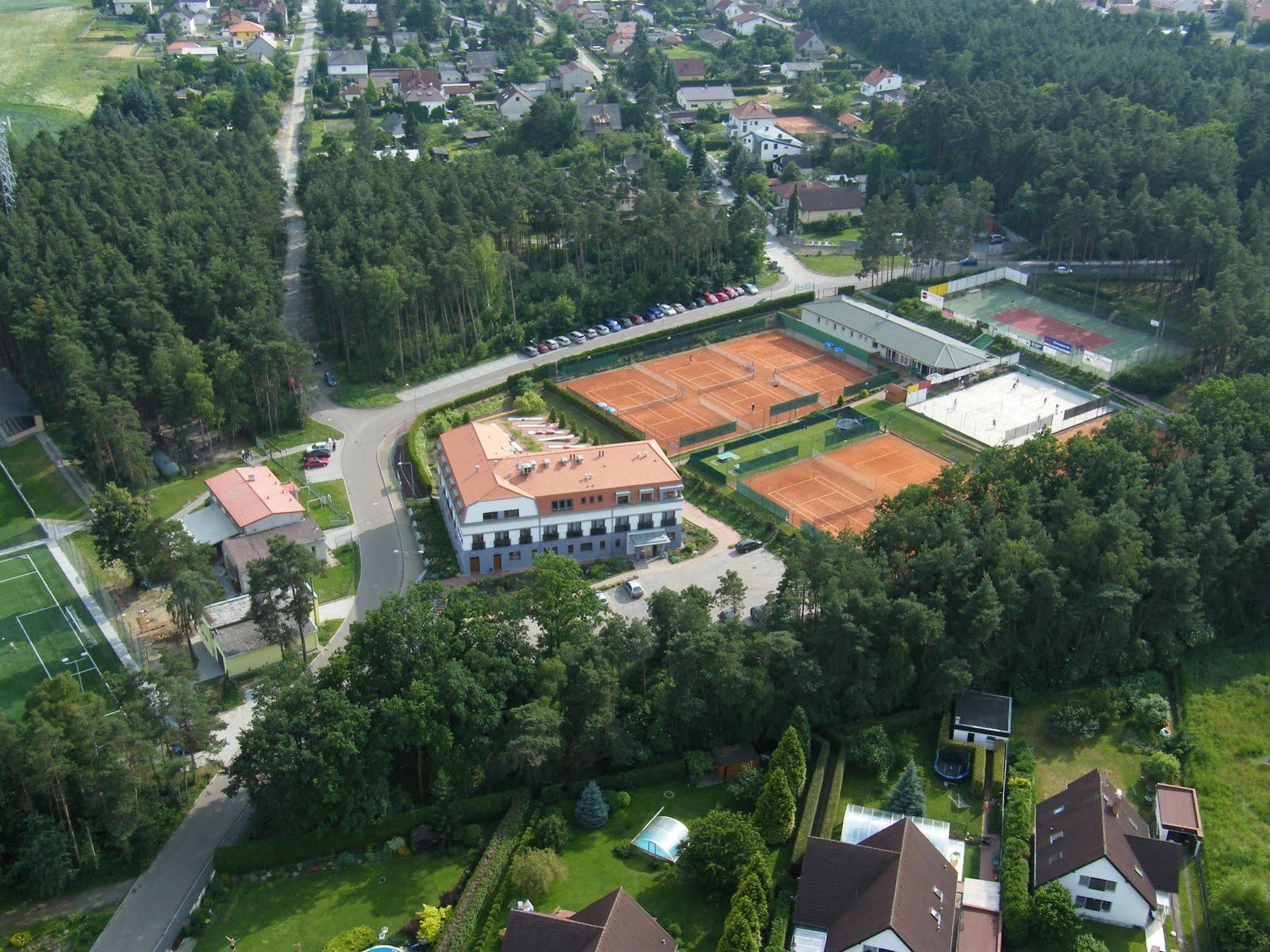 Hotel Sport Zruč Εξωτερικό φωτογραφία